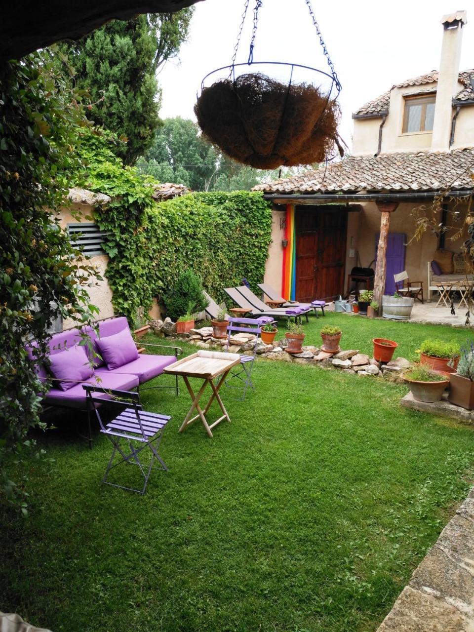 La Casona De Castilnovo - Gay Men Only Pension Valdesaz Buitenkant foto